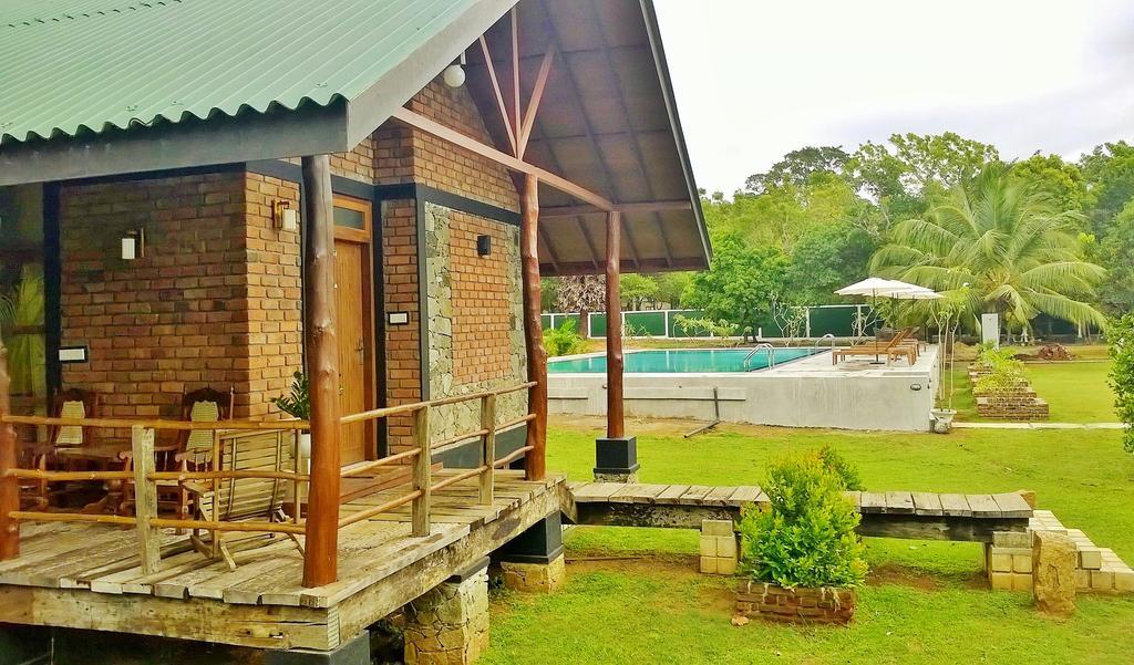 Saji-Sami Hotel Anuradhapura Exterior photo