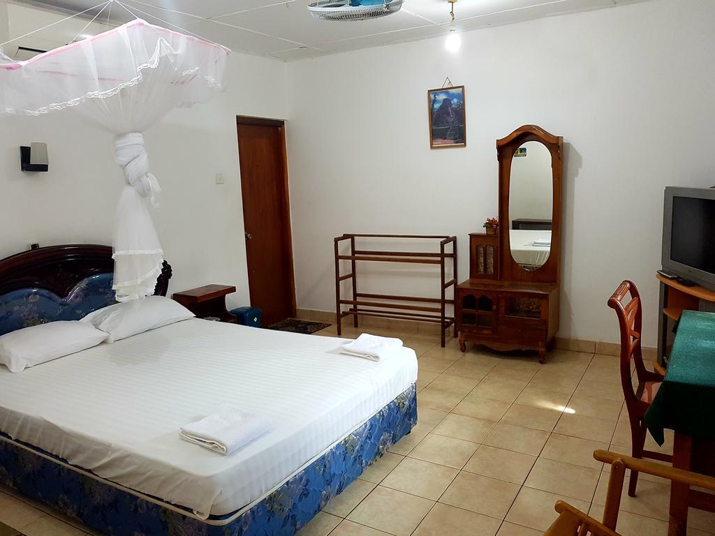 Saji-Sami Hotel Anuradhapura Exterior photo